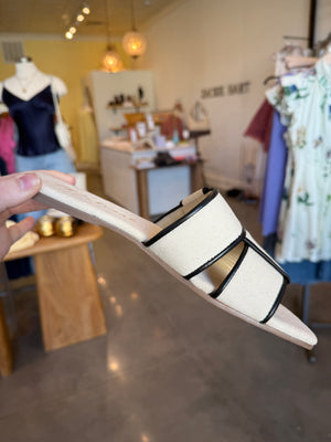 
                  
                    Load image into Gallery viewer, Biscayne Natural Sandal
                  
                