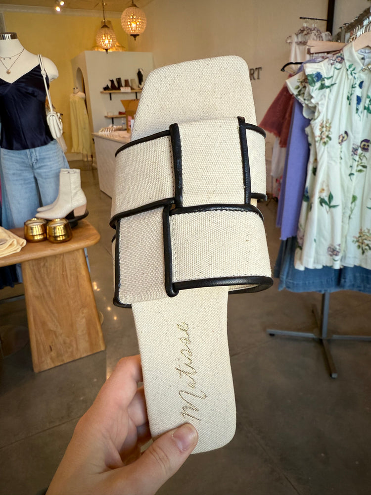 
                  
                    Load image into Gallery viewer, Biscayne Natural Sandal
                  
                