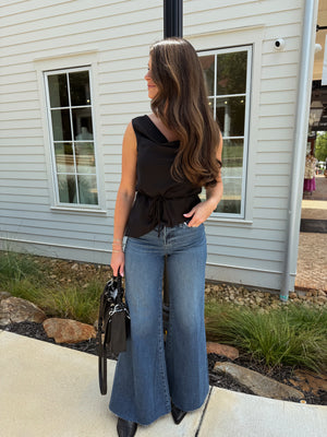 
                  
                    Load image into Gallery viewer, Izzy Mid Rise Wide Leg Jean
                  
                