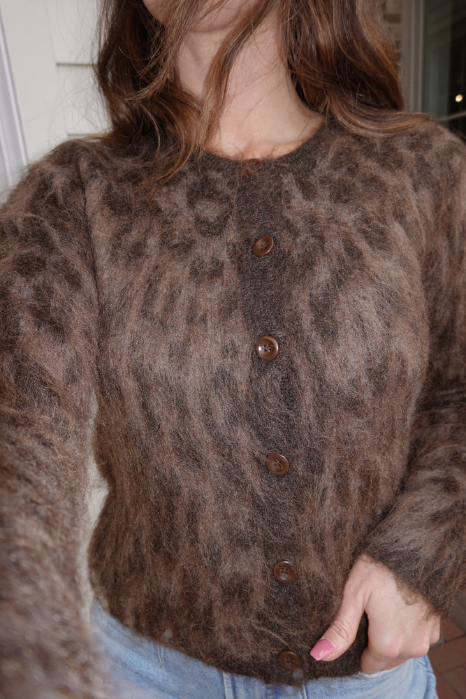 
                  
                    Load image into Gallery viewer, Katrina Cheetah Cardigan
                  
                